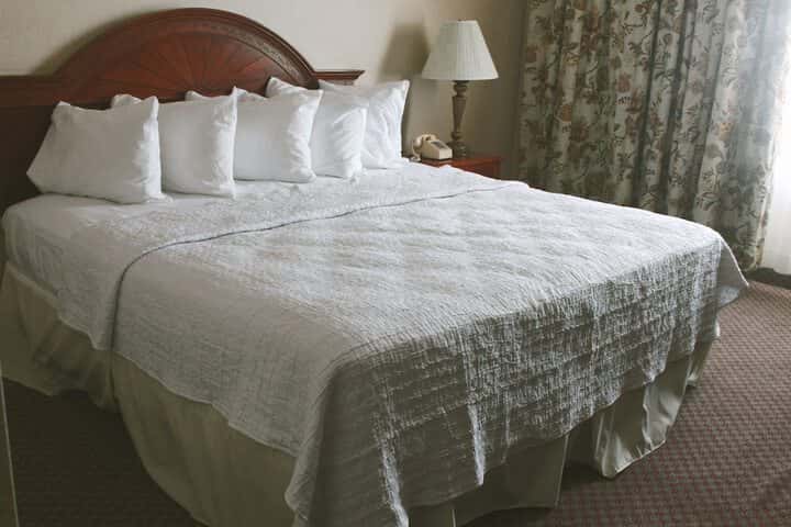 Room 2 of 5